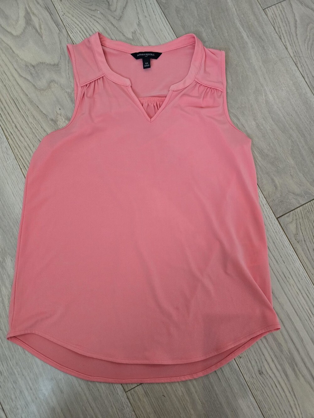 GUC Banana Republic Coral Pink Sleeveless V-Neck Tank Top